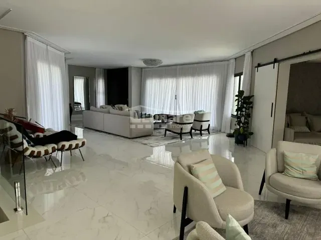 Sobrado com 628m² 5 quartos e 7 banheiros, à venda, no bairro Caputera em Arujá
