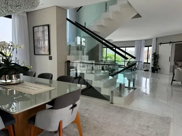 Sobrado com 628m² 5 quartos e 7 banheiros, à venda, no bairro Caputera em Arujá