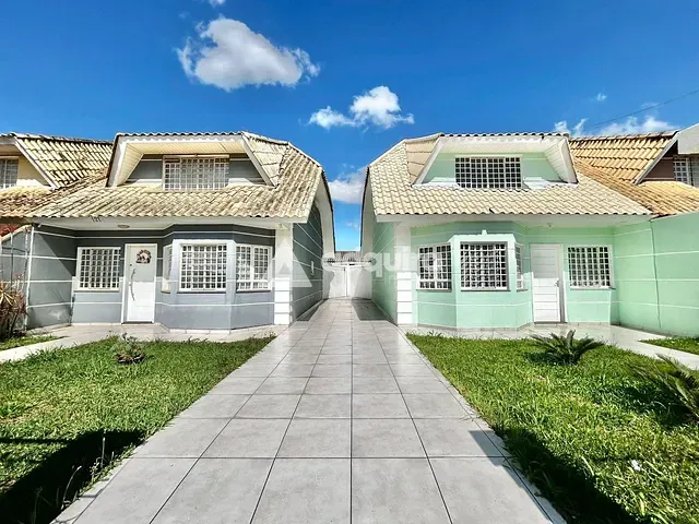 Sobrado com 188m² 3 quartos e 2 banheiros, à venda, no bairro Colônia Dona Luíza em Ponta Grossa