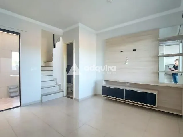 Sobrado 2 quartos e 2 banheiros, à venda, no bairro Neves em Ponta Grossa