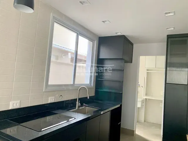 Sobrado 3 quartos e 2 banheiros, à venda, no bairro Cézar de Souza em Mogi das Cruzes