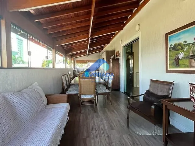 Sobrado com 250m² 3 quartos e 4 banheiros, à venda, no bairro Villa Branca em Jacareí