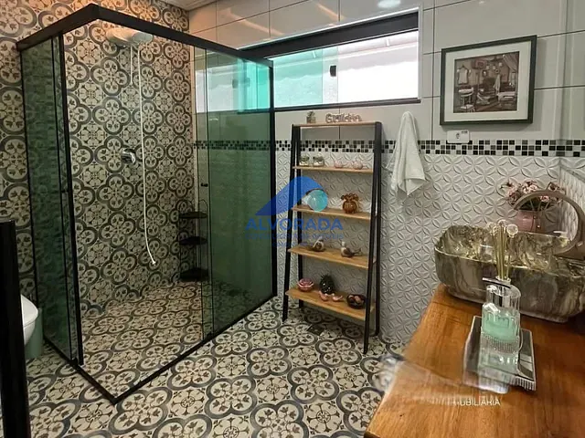 Sobrado com 250m² 3 quartos e 4 banheiros, à venda, no bairro Villa Branca em Jacareí