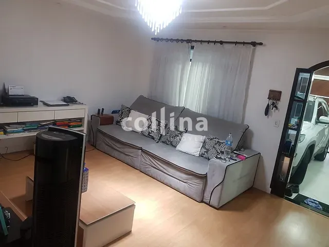 Sobrado com 200m² 2 quartos e 4 banheiros, à venda, no bairro Vila Quintino em Carapicuíba