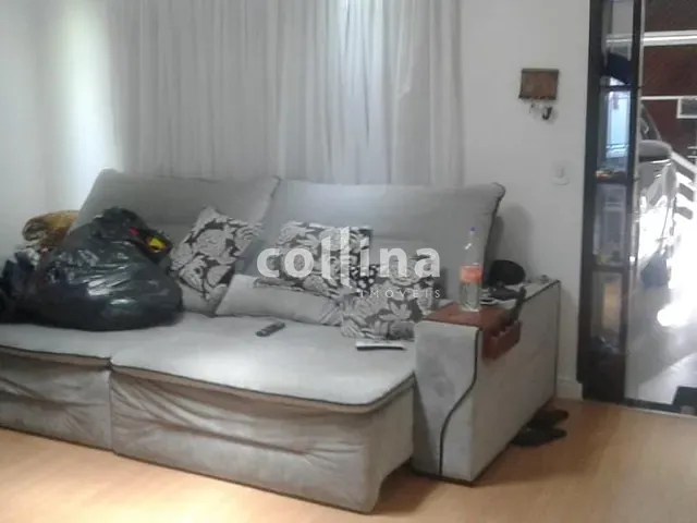 Sobrado com 200m² 2 quartos e 4 banheiros, à venda, no bairro Vila Quintino em Carapicuíba