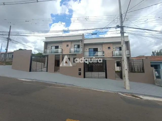 Sobrado 3 quartos e 4 banheiros, à venda, no bairro Jardim Carvalho em Ponta Grossa