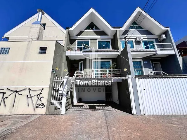 Sobrado com 118m² 3 quartos e 3 banheiros, à venda, no bairro Uvaranas em Ponta Grossa