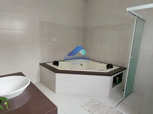 Sobrado com 300m² 4 quartos e 5 banheiros, à venda, no bairro Condomínio Terras do Vale em Caçapava