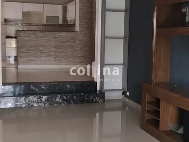 Sobrado com 190m² 3 quartos e 3 banheiros, à venda, no bairro Jardim Maria Beatriz em Carapicuíba