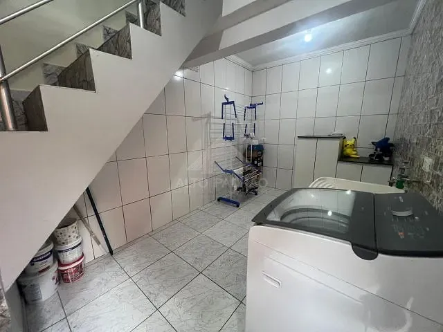 Sobrado com 125m² 4 quartos e 4 banheiros, à venda, no bairro Vila Nossa Senhora das Vitórias em Mauá