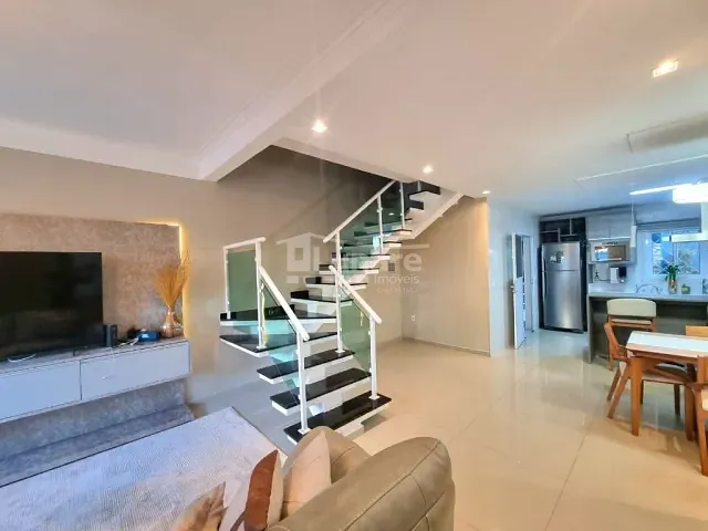 Sobrado com 150m² 3 quartos e 2 banheiros, à venda, no bairro Jardim Santos Dumont em Mogi das Cruzes