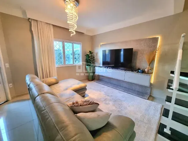 Sobrado com 150m² 3 quartos e 2 banheiros, à venda, no bairro Jardim Santos Dumont em Mogi das Cruzes