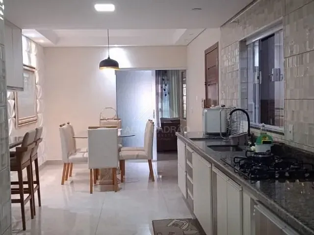 Sobrado com 133m² 3 quartos e 3 banheiros, à venda, no bairro Parque São Vicente em Mauá