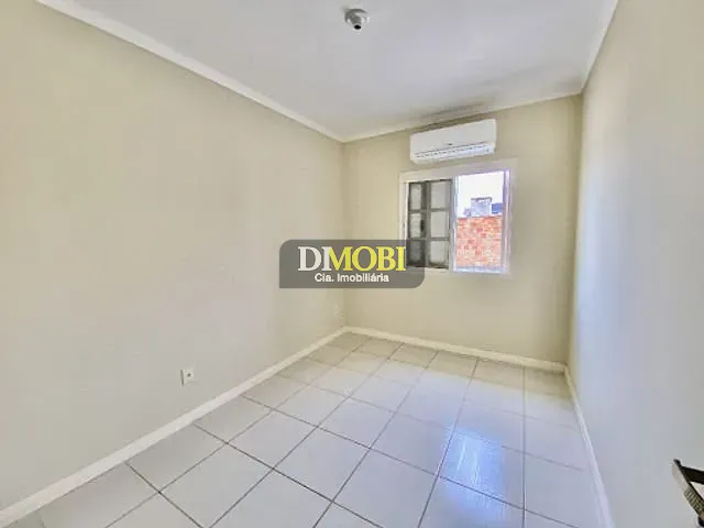 Sobrado com 130m² 4 quartos e 2 banheiros, à venda ou para alugar, no bairro Loteamento Jardim Timbaúva em Gravataí