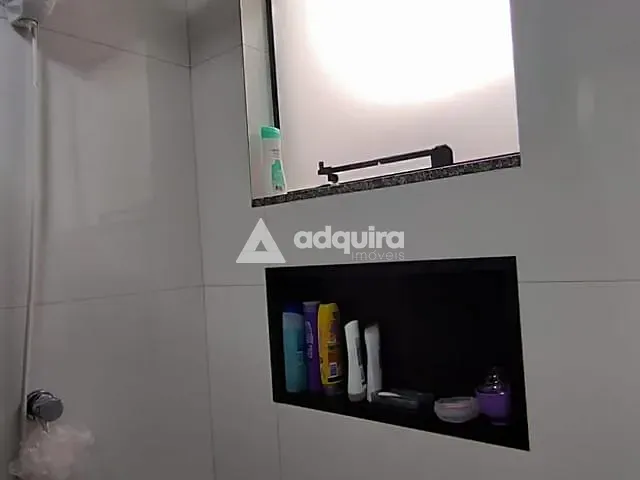 Sobrado 3 quartos e 3 banheiros, à venda, no bairro Uvaranas em Ponta Grossa