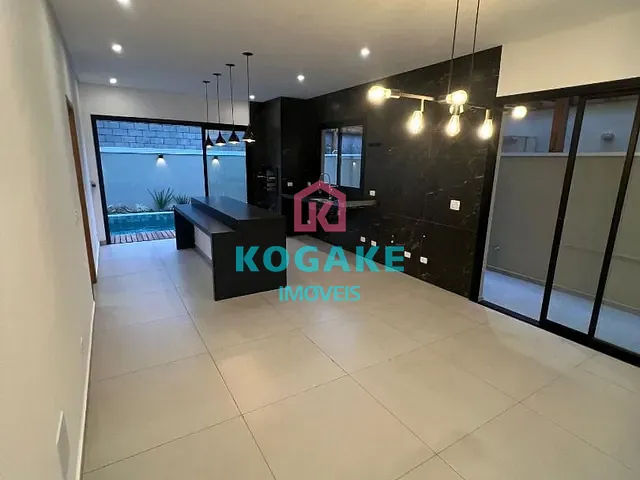 Sobrado com 250m² 4 quartos e 5 banheiros, à venda, no bairro Condomínio Vale do Sol em Tremembé