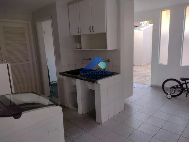Sobrado 5 quartos e 3 banheiros, à venda, no bairro Jardim Esplanada em São José dos Campos