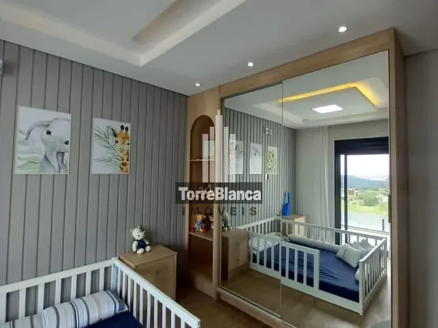 Sobrado com 372m² 4 quartos e 1 banheiro, à venda, no bairro Jardim Carvalho em Ponta Grossa
