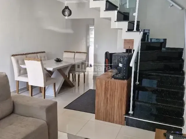 Sobrado 2 quartos e 2 banheiros, à venda, no bairro Jardim Santos Dumont I em Mogi das Cruzes