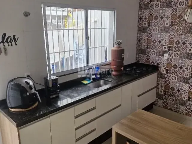 Sobrado 2 quartos e 2 banheiros, à venda, no bairro Jardim Santos Dumont I em Mogi das Cruzes