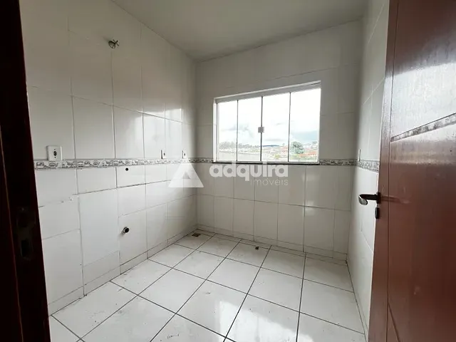 Sobrado 3 quartos e 2 banheiros, para alugar, no bairro Orfãs em Ponta Grossa