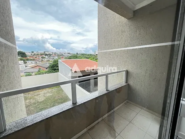 Sobrado 3 quartos e 2 banheiros, para alugar, no bairro Orfãs em Ponta Grossa