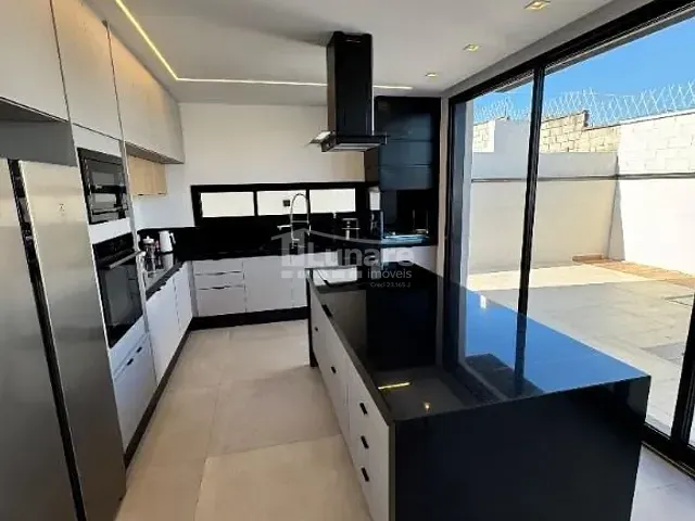 Sobrado com 324m² 3 quartos e 4 banheiros, à venda, no bairro Cézar de Souza em Mogi das Cruzes