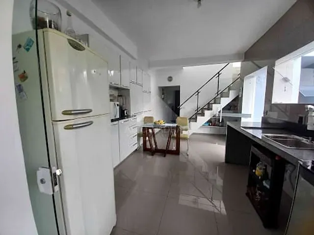 Sobrado com 138m² 2 quartos e 3 banheiros, à venda, no bairro Jardim Guapituba em Mauá