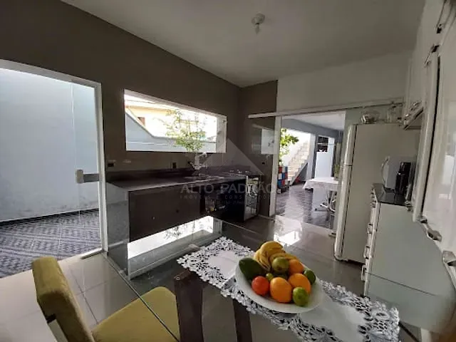 Sobrado com 138m² 2 quartos e 3 banheiros, à venda, no bairro Jardim Guapituba em Mauá
