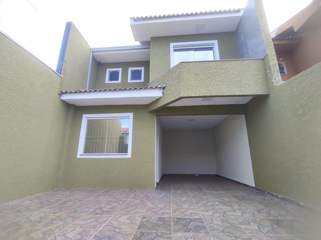 Sobrado à venda com 3 Quartos (1 Suíte) e 2 Vagas – Localização Privilegiada!