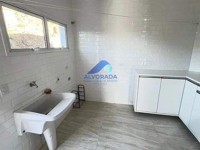Sobrado com 1300m² 3 quartos e 1 banheiro, à venda, no bairro Parque Mirante Do Vale em Jacareí