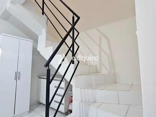 Sobrado 2 quartos e 1 banheiro, para alugar, no bairro Uvaranas em Ponta Grossa