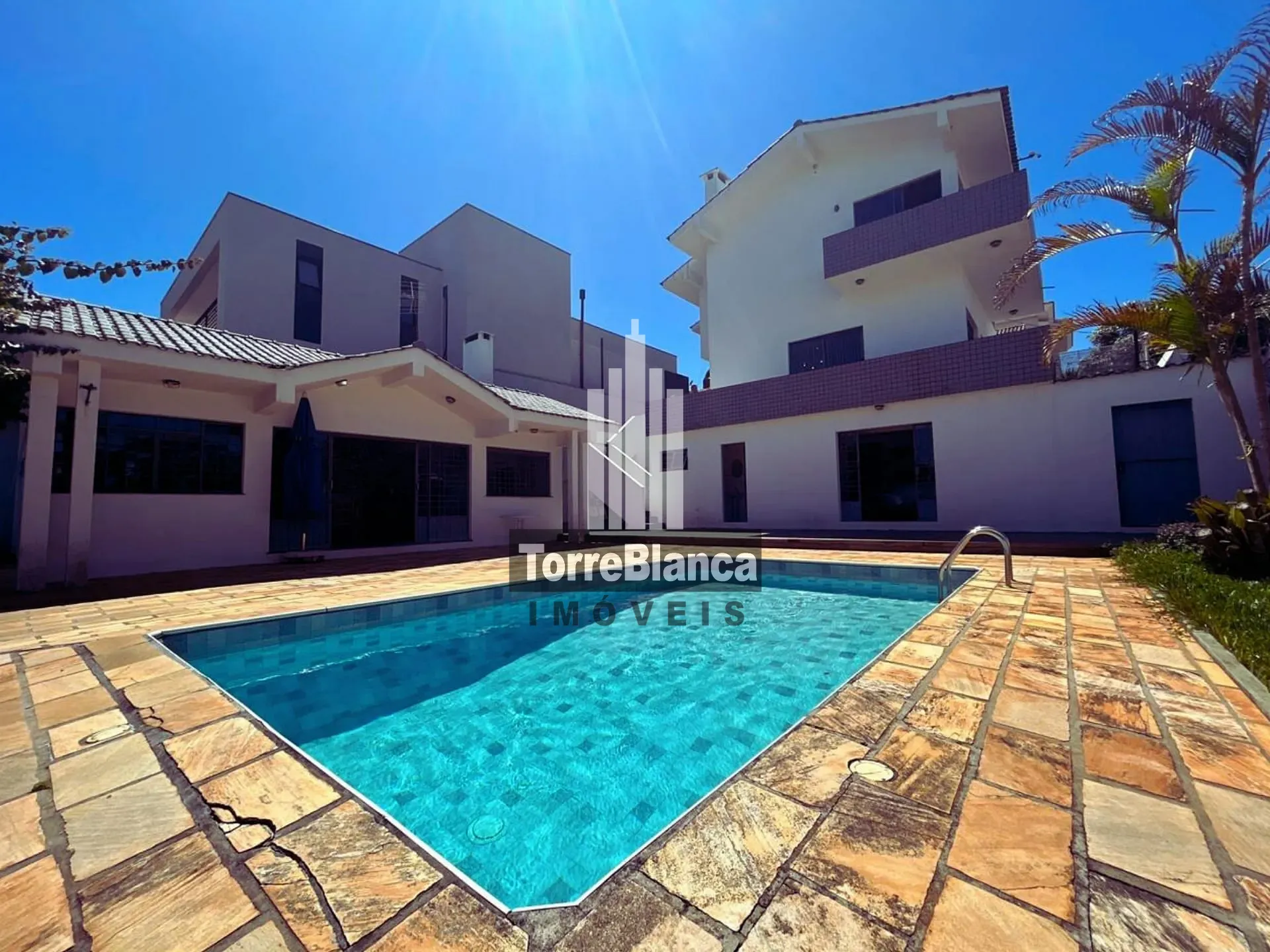 Sobrado, 3 quartos, 426 m² - Foto 1