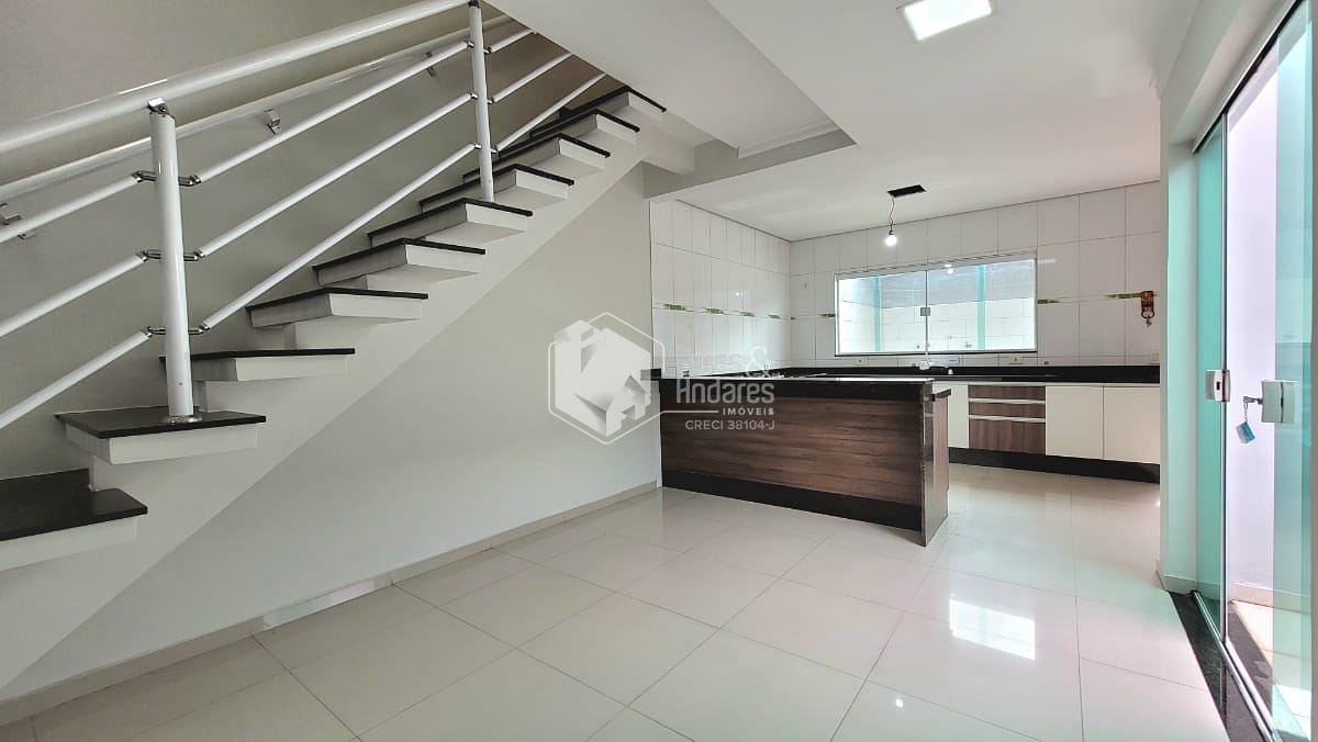 Sobrado à venda com 3 quartos, 160m² - Foto 2