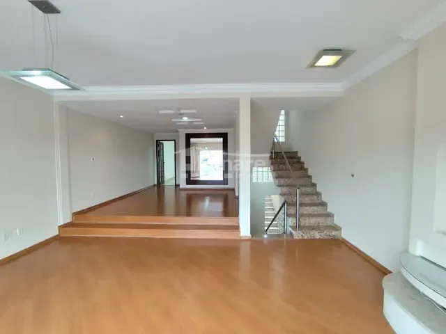 Sobrado com 150m² 4 quartos e 1 banheiro, à venda, no bairro Alto Ipiranga em Mogi das Cruzes