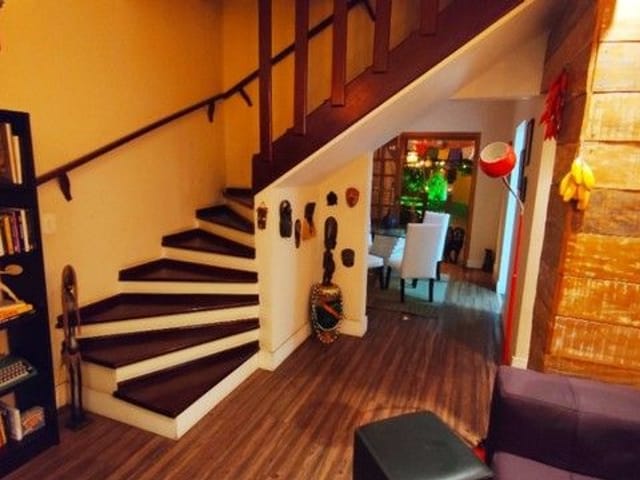 Foto do Sobrado - Sobrado com 3 dormitórios à venda, 120 m² por R$ 530.000,00 - Jardim Califórnia - Jacareí/SP | RUSSI IMÓVEIS