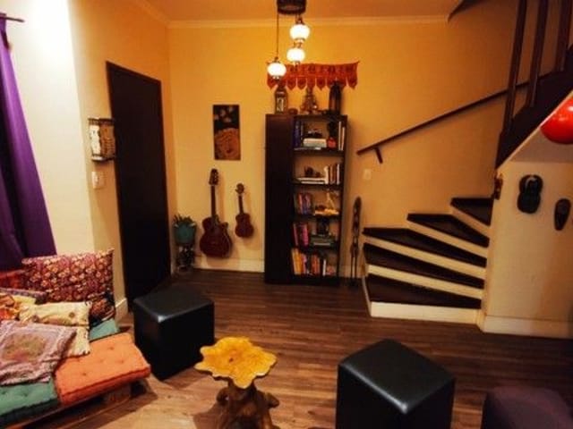 Foto do Sobrado - Sobrado com 3 dormitórios à venda, 120 m² por R$ 530.000,00 - Jardim Califórnia - Jacareí/SP | RUSSI IMÓVEIS
