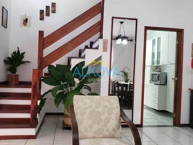 Sobrado com 156m² 4 quartos e 3 banheiros, à venda, no bairro Bosque dos Eucaliptos em São José dos Campos