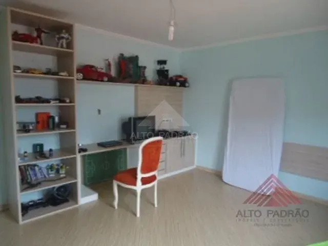 Sobrado 3 quartos e 1 banheiro, à venda, no bairro Parque São Vicente em Mauá