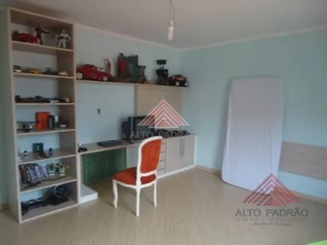 Sobrado 3 quartos e 1 banheiro, à venda, no bairro Parque São Vicente em Mauá