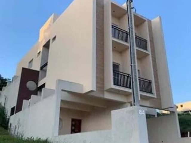 Sobrado com 140m² 3 quartos e 3 banheiros, à venda, no bairro Granja Viana em Cotia
