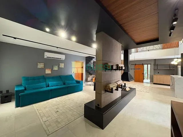 Sobrado com 900m² 6 quartos e 8 banheiros, à venda ou para alugar, no bairro Condomínio Reserva do Paratehy em São José dos Campos
