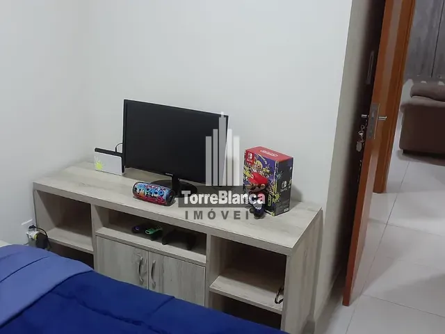 Sobrado com 90m² 4 quartos e 2 banheiros, à venda, no bairro Uvaranas em Ponta Grossa
