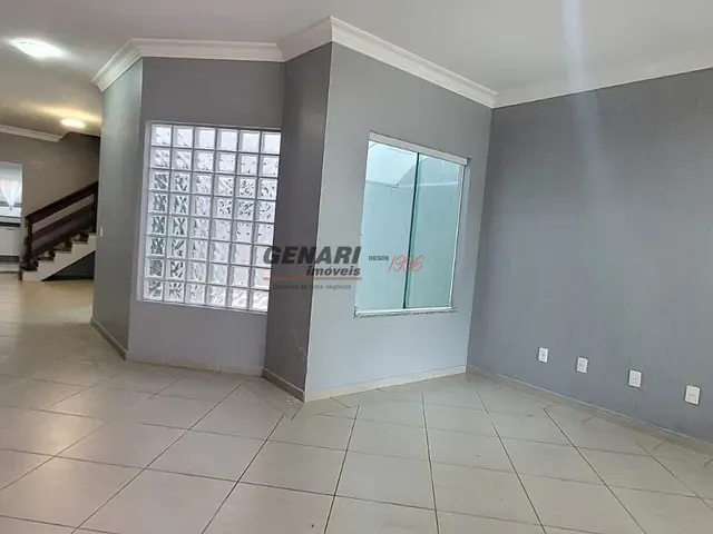 Sobrado com 200m² 3 quartos e 2 banheiros, para alugar, no bairro Cidade Nova I em Indaiatuba