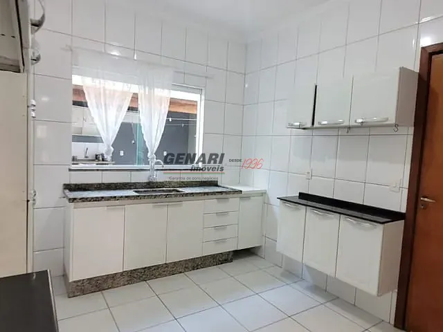 Sobrado com 200m² 3 quartos e 2 banheiros, para alugar, no bairro Cidade Nova I em Indaiatuba