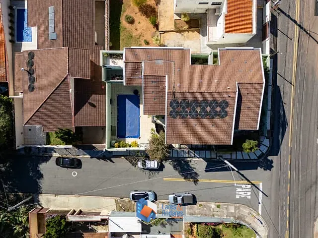 Sobrado com 376m² 4 quartos e 5 banheiros, à venda, no bairro Jardim Itália em Jundiaí
