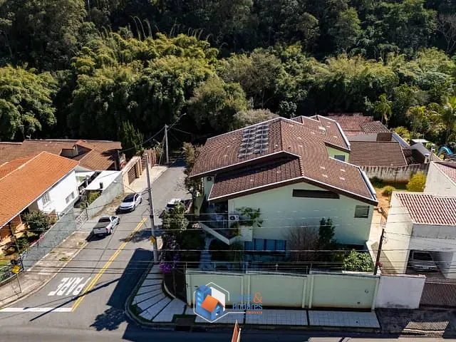 Sobrado com 376m² 4 quartos e 5 banheiros, à venda, no bairro Jardim Itália em Jundiaí