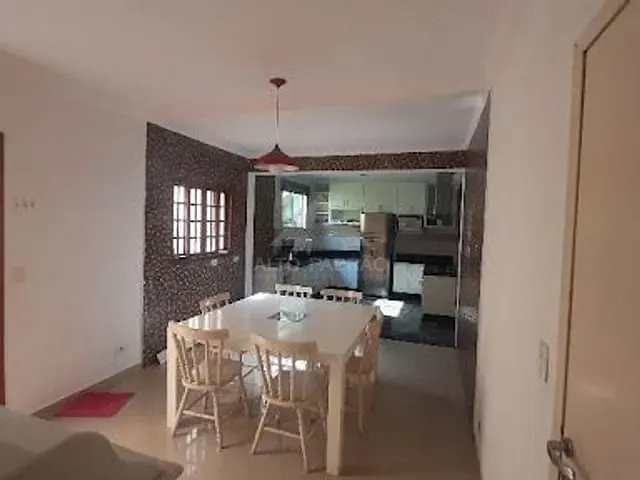 Sobrado com 250m² 6 quartos e 2 banheiros, à venda, no bairro Vila Dirce em Mauá