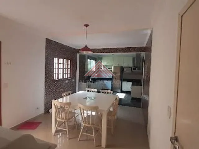 Sobrado com 250m² 6 quartos e 2 banheiros, à venda, no bairro Vila Dirce em Mauá