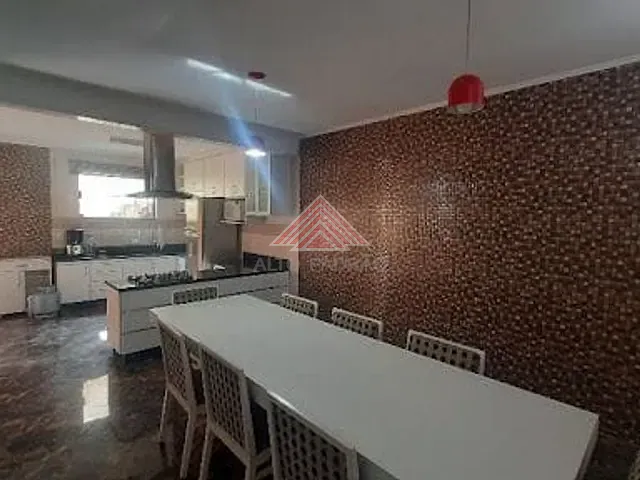Sobrado com 250m² 6 quartos e 2 banheiros, à venda, no bairro Vila Dirce em Mauá